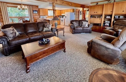 Catchacoma Cottage | Lazy Day Bay Cottage On Catchacoma Lake