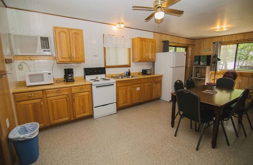 Richmond Cabin | Lazy Days, a 3BR lakefront cabin on the Horseshoe Chain of Lakes in Richmond, MN
