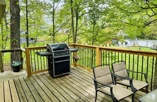 Leeds and the Thousand Islands Cabin | Lazy Maple Cabin on Charleston Lake
