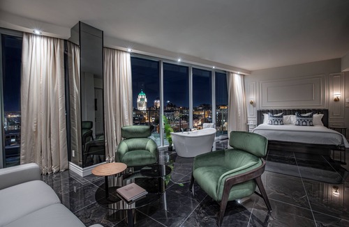 Vieux-Quebec-Cap-Blanc-colline Parlementaire Hotel | Le Capitole Hôtel