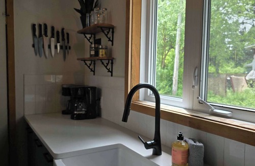 Saint-Calixte Ski Chalet | Le Lac Apaisant: Spa, Kayak & Private Lakeside