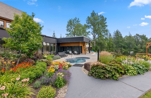 Saint Ferreol les Neiges Ski Chalet | Le Versant Mont-Sainte-Anne