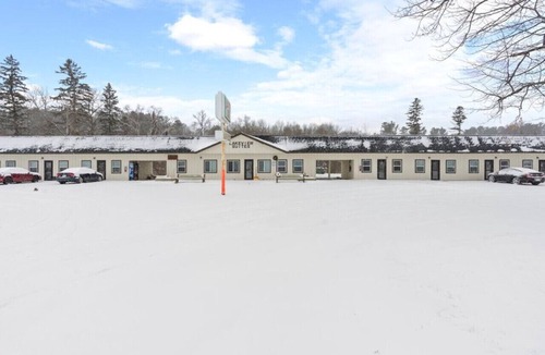 Walker Apartment | Leech Lake Views | Quaint Stay Near Town & Hiking