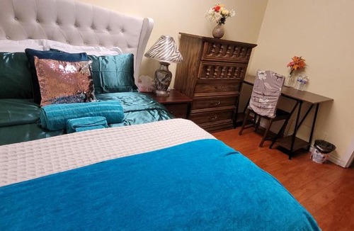Richmond City Centre House | Leisure Time Holiday Guesthouse 悠闲时光民宿