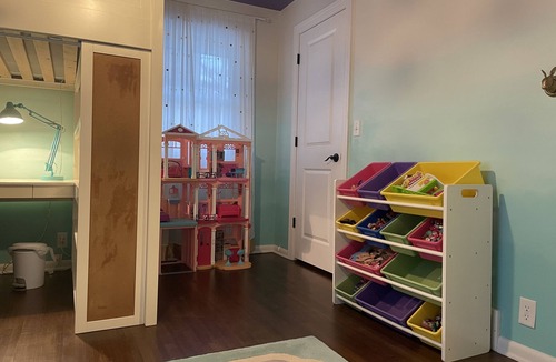 Edina House | 🎂 Let Them Eat Cake in this Fun Edina Family and Pet Friendly Home 🍰