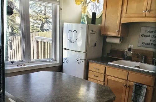 Clear Lake Cottage | Lil Cottage on the Chain!