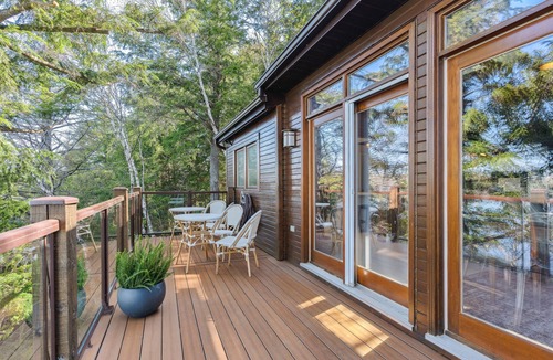 Lake of Bays Cottage | Lily’s Lake House - Luxury Cottage Experience