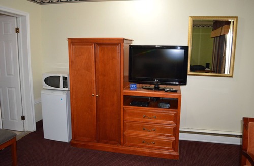 Sturgeon Falls Hotel | Lincoln Motel