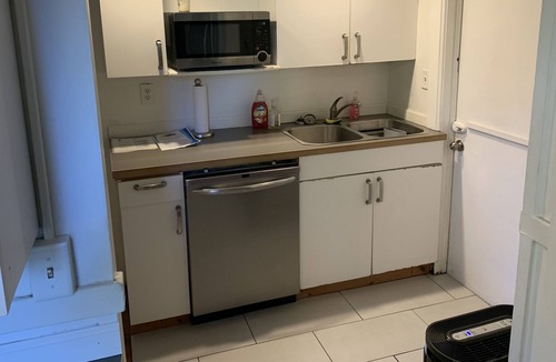 Linden Hills Apartment | Linden Hills Lake Apt - 2 blocks to Lake Harriet & Bde Maka Ska
