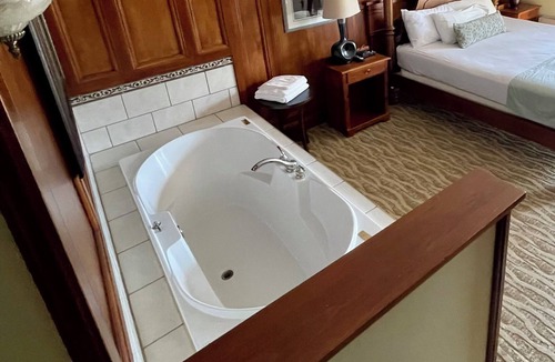 Liscomb Hotel | Liscombe Lodge Resort and Conference Centre