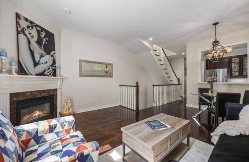 Midtown Toronto House | Live Like Royalty Close To Casa Loma