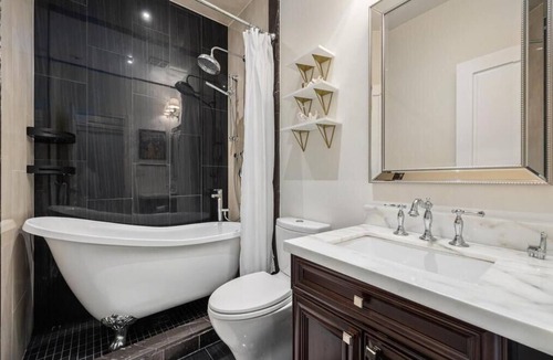 Midtown Toronto House | Live Like Royalty Close To Casa Loma