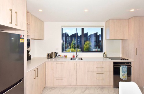 Christchurch City Centre Villa | Lively 2BR Retreat near Te Kaha Stadium