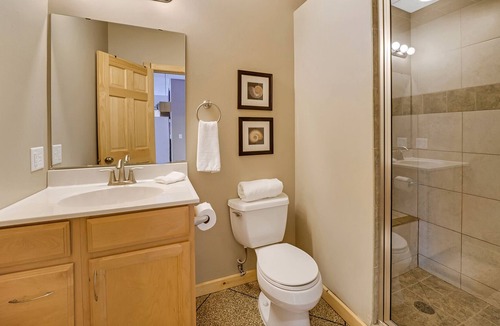 Duluth Apartment | Location, Location, Location!!! - Very close to trails, Downtown and Bayfront