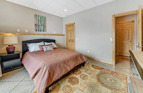 Duluth Apartment | Location, Location, Location!!! - Very close to trails, Downtown and Bayfront