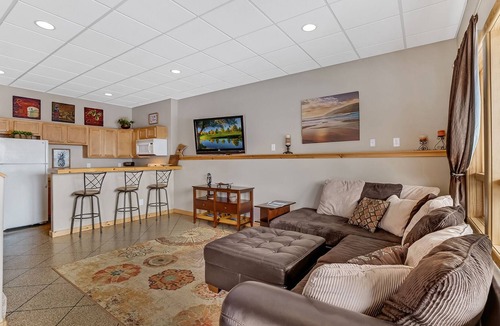 Duluth Apartment | Location, Location, Location!!! - Very close to trails, Downtown and Bayfront