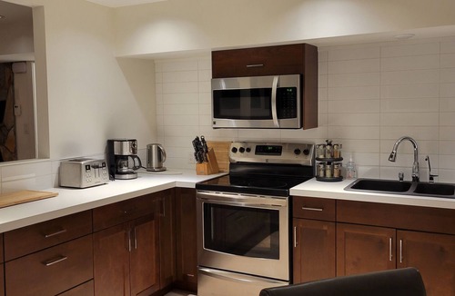 Central Okanagan House | Location ! Semi Waterfront Beach Ave 2 Bedroom/2 Bathrooms/2 Living Rooms