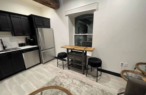 Truro Apartment | Loft, bright & spotless 1 BR with 6 appliances