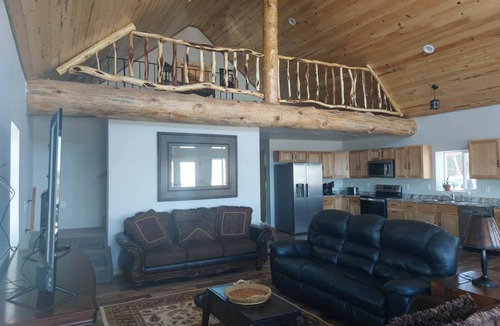 Blackduck Cabin | "Lone Lodge" 5-bedroom cabin with WiFi, AC, Dock,Landing, close beach.