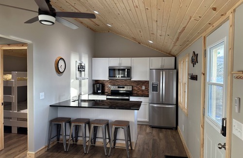 Isanti Cabin | Long Lake Sunset Cottage