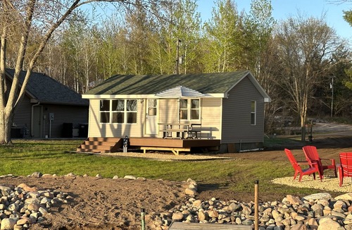Isanti Cabin | Long Lake Sunset Cottage