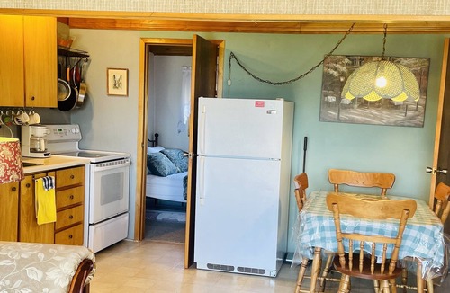 Leeds and the Thousand Islands Cabin | Lookout 1 Cabin on Charleston Lake