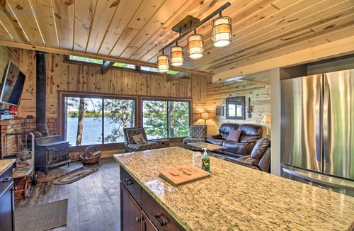 Pequot Lakes Cabin | Loon Lake Lodge' w/Dock, Sauna & Hot Tub!