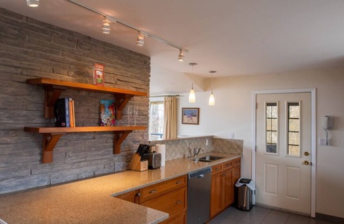 Cressy Cottage | Lotus Lakehouse on Prinyers Cove