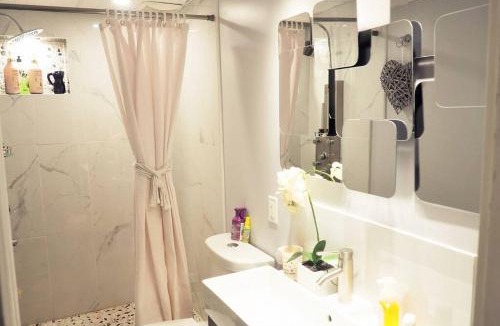 Whitby Apartment | LOVE and Relax at Dream Catcher Retreat