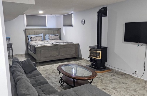 Sudbury House | Lovely 1 bed accomodation in a quiet environment.