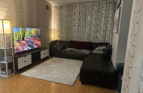 Downtown Mississauga Apartment | Lovely 1 bedroom Condo Downtown Mississauga Square One