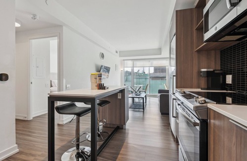 Bay Street Corridor Apartment | Lovely 1-BR in DT Toronto