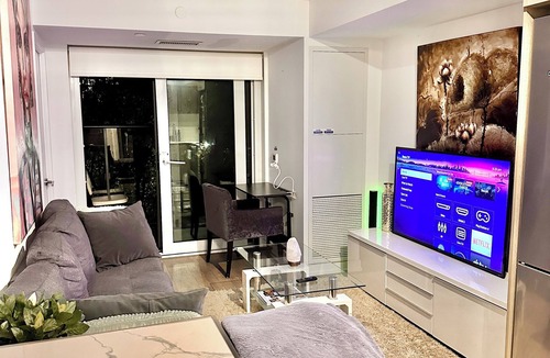 Garden District Apartment | Lovely 1Br Condo in the heart of downtown Toronto