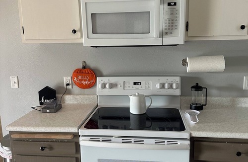 Thief River Falls Apartment | Lovely 2-bedroom apartment with AC in Thief River Falls overlooking the river.
