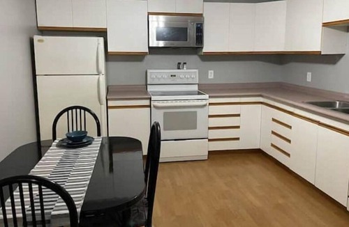 Midland Apartment | Lovely 2 Bedroom apartment in downtown Midland