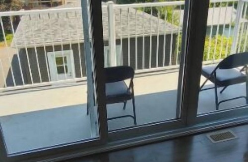 Orleans Village - Chateauneuf Apartment | Lovely 2 Bedroom Apt in Orleans w/Free Parking