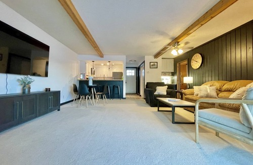 Hill City Villa | Lovely 2-bedroom villa on The Hills Golf Course