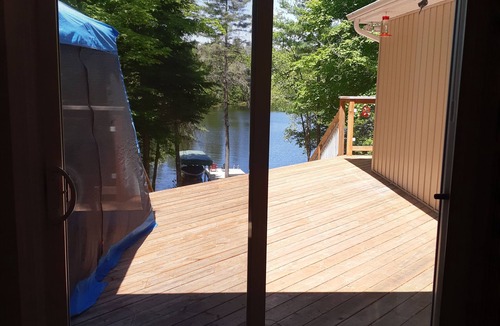 North Frontenac House | Lovely 3 bedroom family cottage on pristine Lake Kaswakamak.