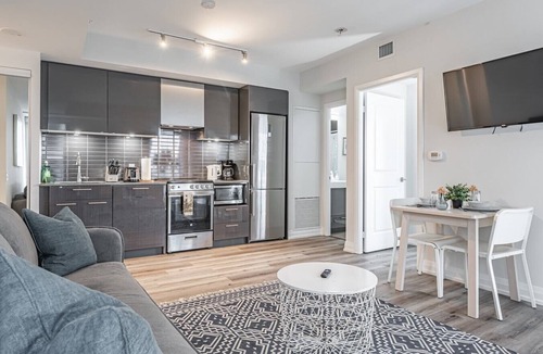 Garden District Condo | Lovely Condo in Downtown