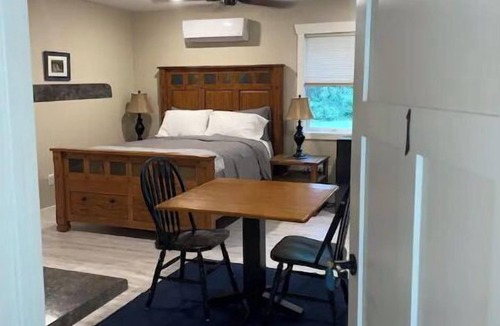 Cloquet Apartment | Lovely, country “in the heart of the city” suite 1