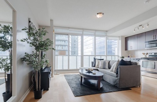 Financial District Apartment | Lovely one-bedroom condo in the heart of the city.