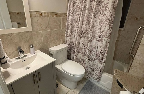 Bloorcourt Village Apartment | Lovely one bedroom oasis+Balcony+work station