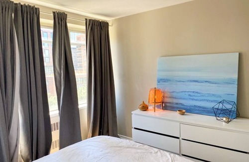 Yonge-Eglinton Apartment | Lovely spacious midtown apartment