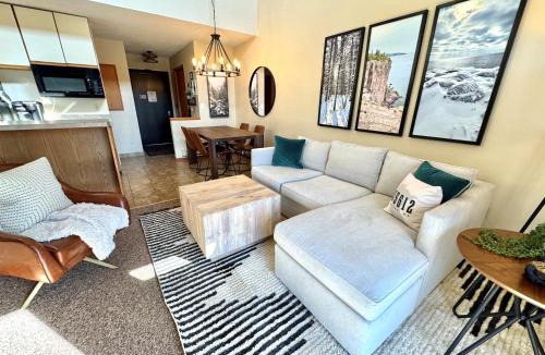 Lutsen House | Lutsen Mtn Condo, Ski in Ski out, Pool, Hot Tub, Fitness