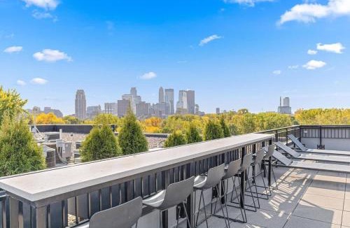 St. Anthony West Apartment | Lux 2BD Sofa Bed DT &UMN GYM Free Street parking