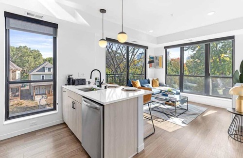 St. Anthony West Apartment | Lux 2BD, Sofa Bed DT &UMN, GYM Free Street parking