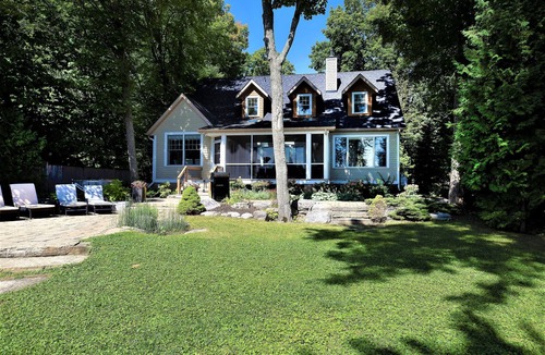 Bobcaygeon House | Lux*Waterfront*Bobcaygeon*Weedfree*Boat dock
