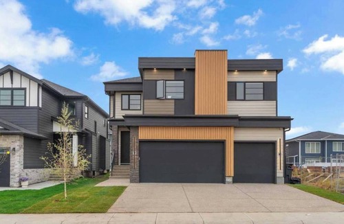 Chestermere House | Luxe Elite Escape 8 bdrm near Lake!