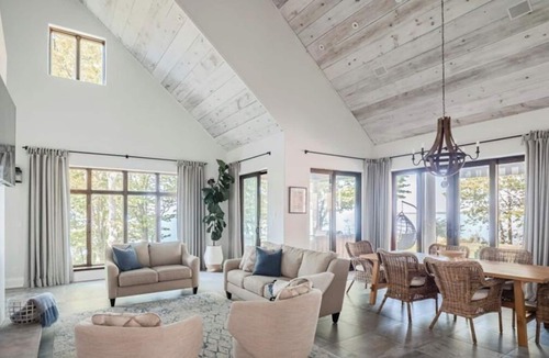 Wainfleet House | Luxe Lake House