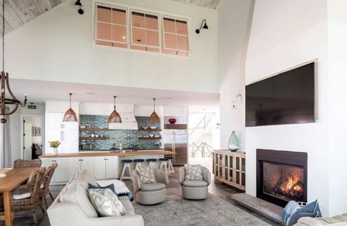 Wainfleet House | Luxe Lake House